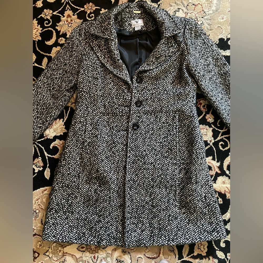 Black and white dress, pea, trench coat